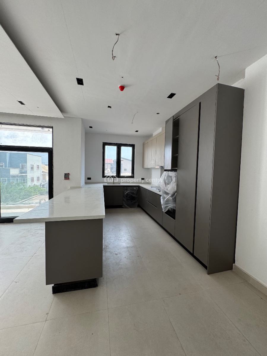 Massive 2 Bedroom Apartment with Rooftop Lounge & Rooftop Pool, Lekki Phase 1, Lekki, Lagos, Flat / Apartment for Sale