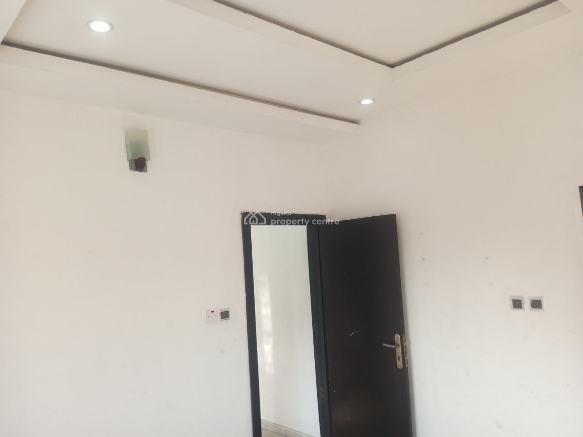 Nice and Accessible 2 Bedroom Flat Upstairs, Badore, Ajah, Lagos, Flat / Apartment for Rent