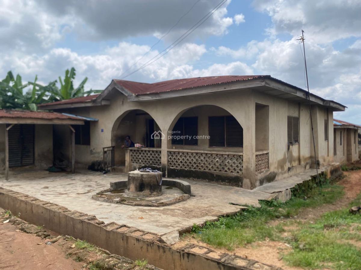 Cheap 3 Bedroom Bungalow, Close to Item7 Go Restaurant, Carpenter Area, Ologuneru, Ibadan, Oyo, Detached Bungalow for Sale