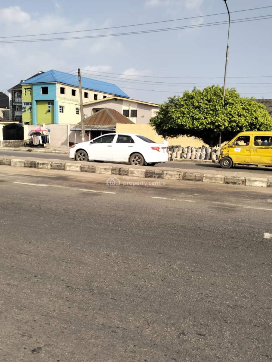 Commercial Building, Ewedogbon Bus Stop, Lasu. Igando Road, Alimosho, Lagos, Warehouse for Rent