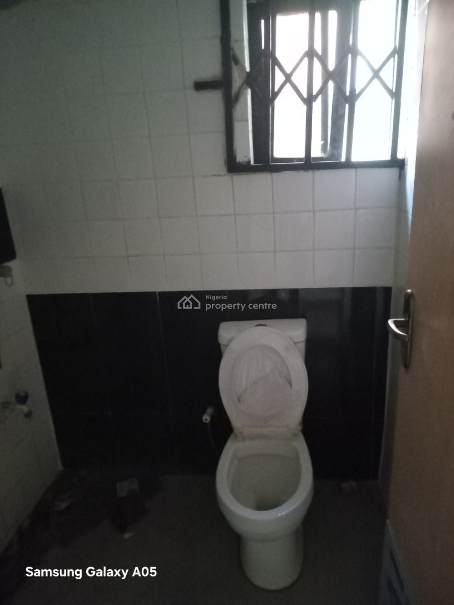 Renovated 3 Bedroom Flat, Heart of Utako, Utako, Abuja, House for Rent