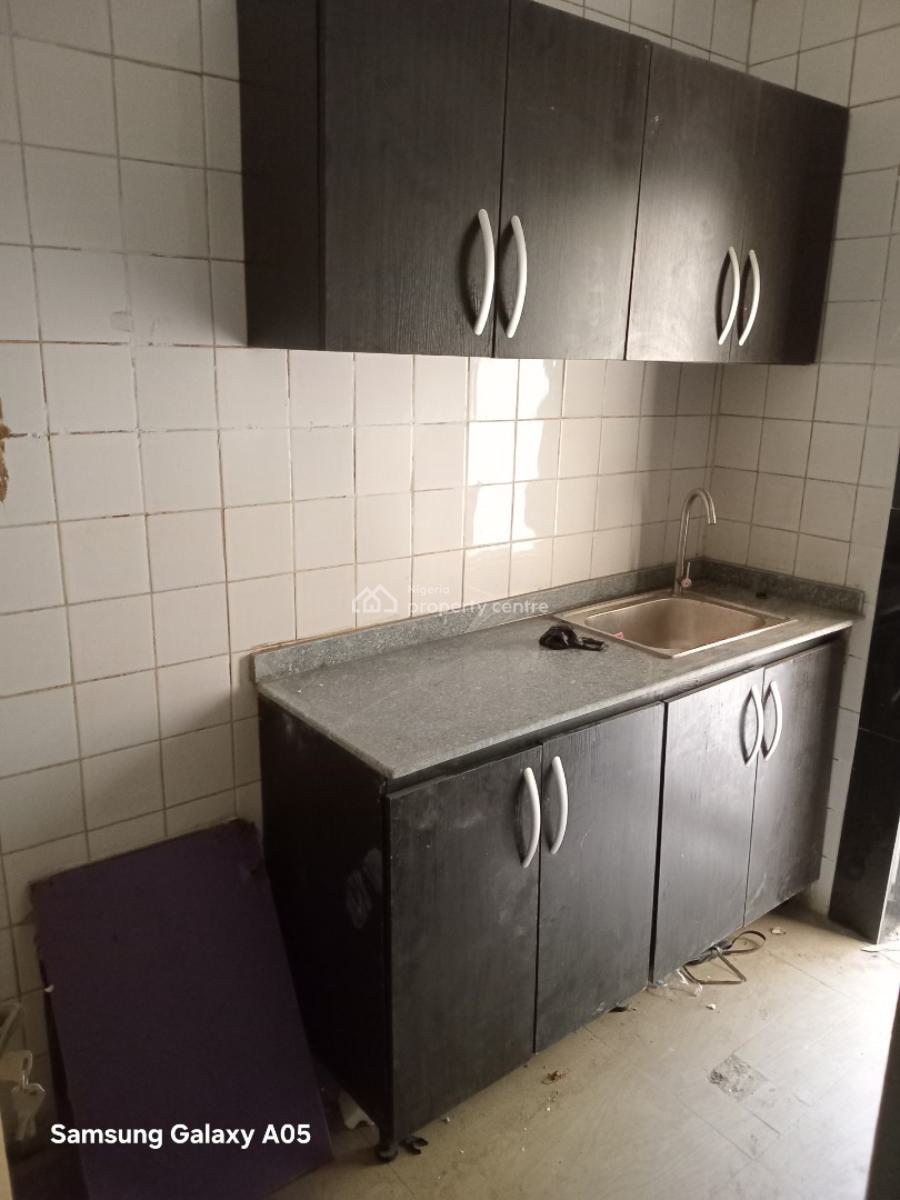 Renovated 3 Bedroom Flat, Heart of Utako, Utako, Abuja, House for Rent