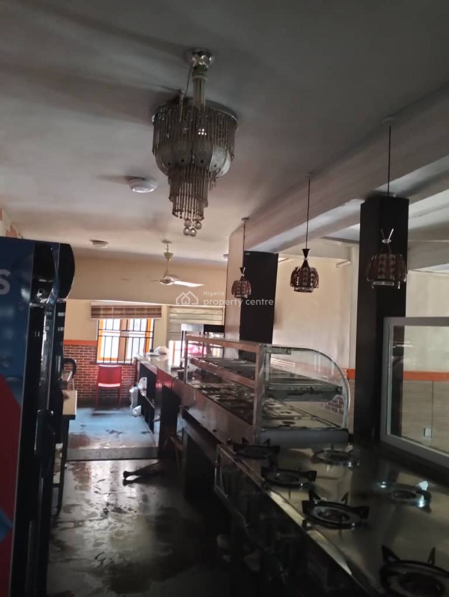 Commercial Building, Along Governors Road, Alimosho, Lagos, Restaurant / Bar for Rent