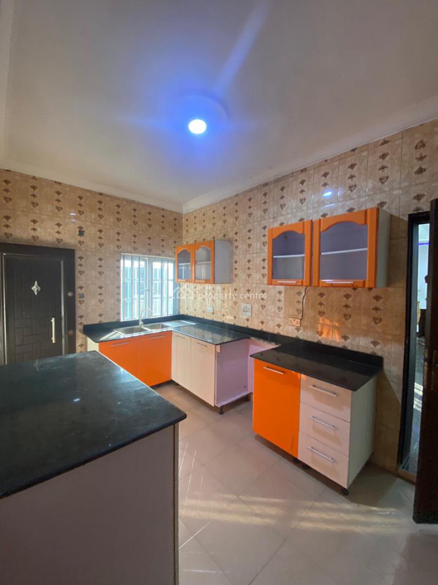 Executive 2bedrooms Luxury Apartment, Badore Road, Ajah, Lagos, Flat / Apartment for Rent