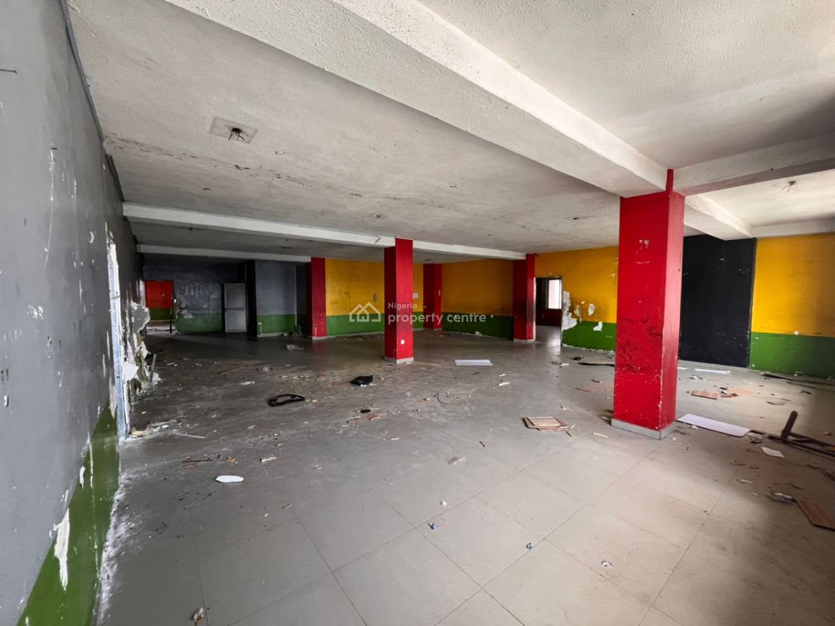 Open Plan Office Building on 8 Floors, Muritala Muhammed Way, Jibowu, Yaba, Lagos, Church for Rent