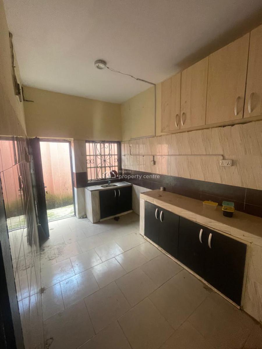 Lovely & Spacious 3 Bedroom Flat Apartment, By Omole Phase 2, Olowora, Magodo, Lagos, Flat / Apartment for Rent