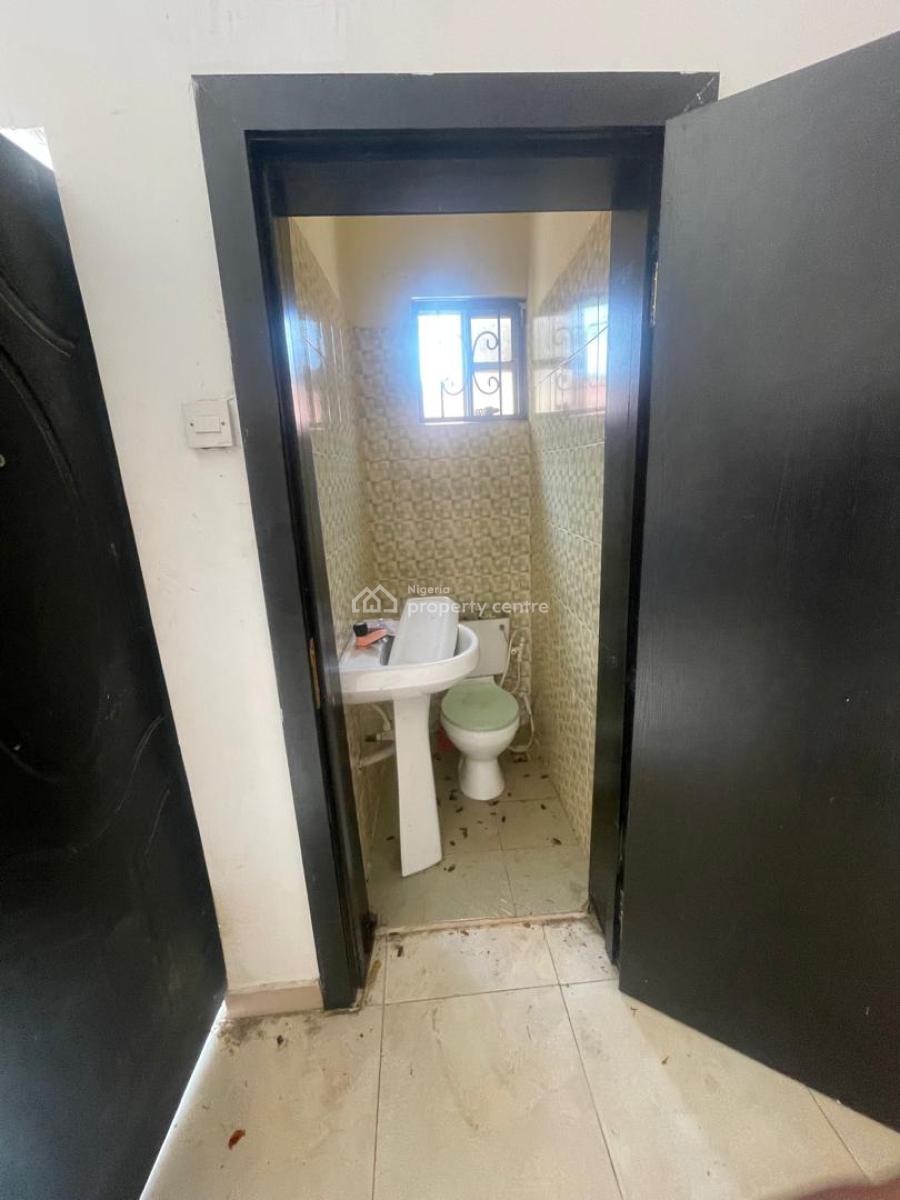 Very Clean and Decent 3 Bedroom Flat, Olowora Isheri, Ojodu, Lagos, Flat / Apartment for Rent