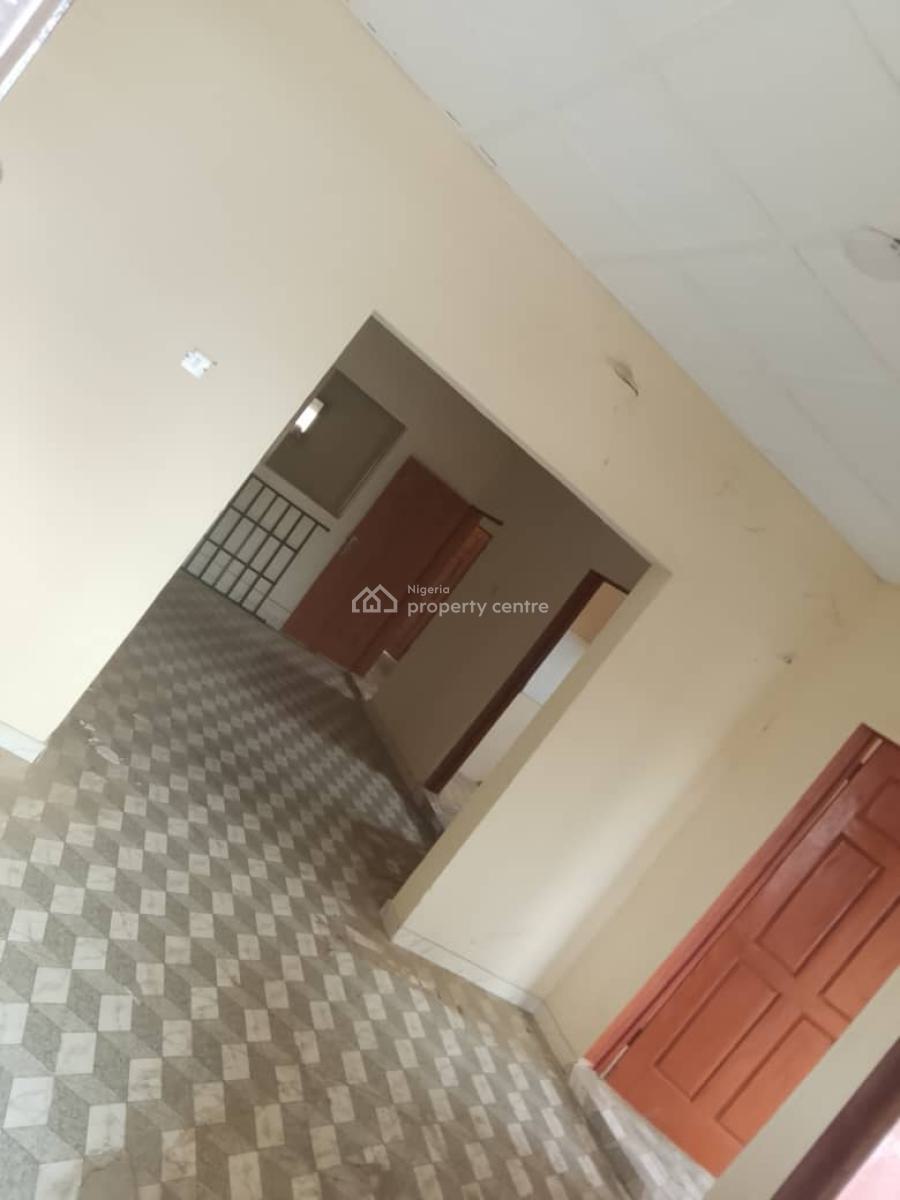 3 Bedroom Flat Upstairs, Unilag Estate, Gra Phase 1, Magodo, Lagos, Flat / Apartment for Rent