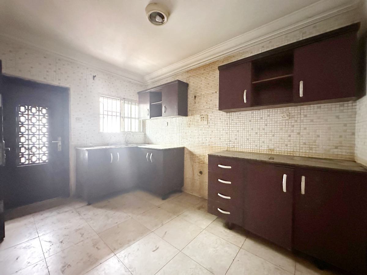 Luxury 3 Bedroom Apartment, Gra Phase 1, Magodo, Lagos, Flat / Apartment for Rent