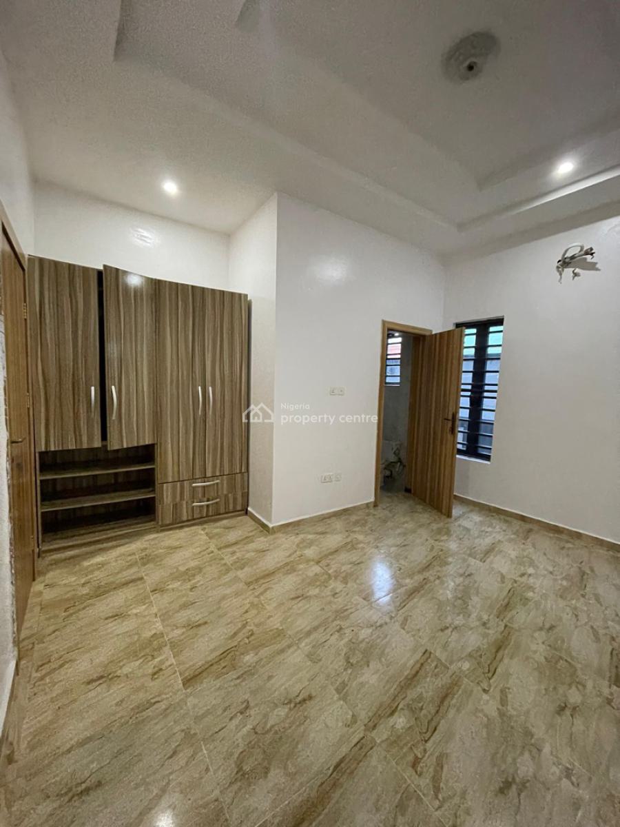 2 Bedroom Flat, Crest Villa Estate, Lekki, Lagos, Flat / Apartment for Rent