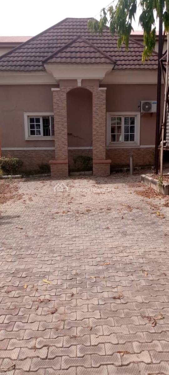 8 Bedroom Detached Duplex with Bq, Wuse 2, Abuja, Detached Duplex for Rent