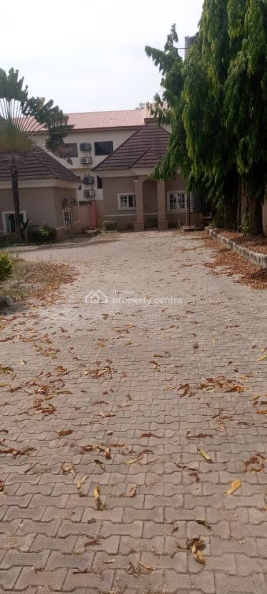 8 Bedroom Detached Duplex with Bq, Wuse 2, Abuja, Detached Duplex for Rent