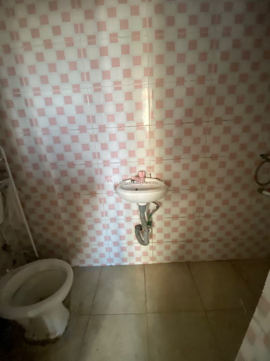 Spacious Bq Available, Chevy View Estate, Lekki, Lagos, Flat / Apartment for Rent