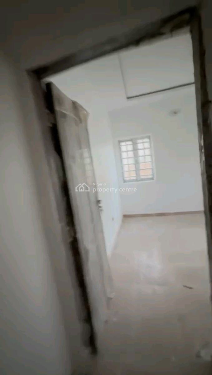 a Newly Built and Spacious 2bedroom Apartment, Oloruntoyin Street, Oworonshoki, Shomolu, Lagos, Flat / Apartment for Rent