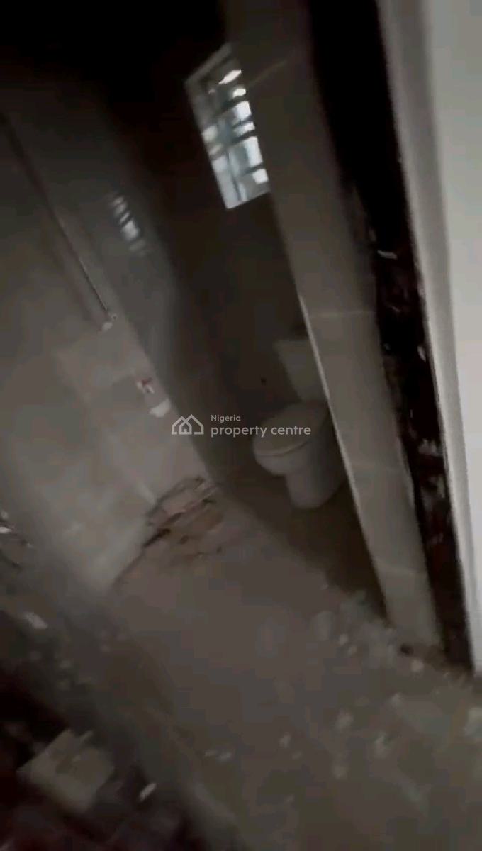 a Newly Built and Spacious 2bedroom Apartment, Oloruntoyin Street, Oworonshoki, Shomolu, Lagos, Flat / Apartment for Rent