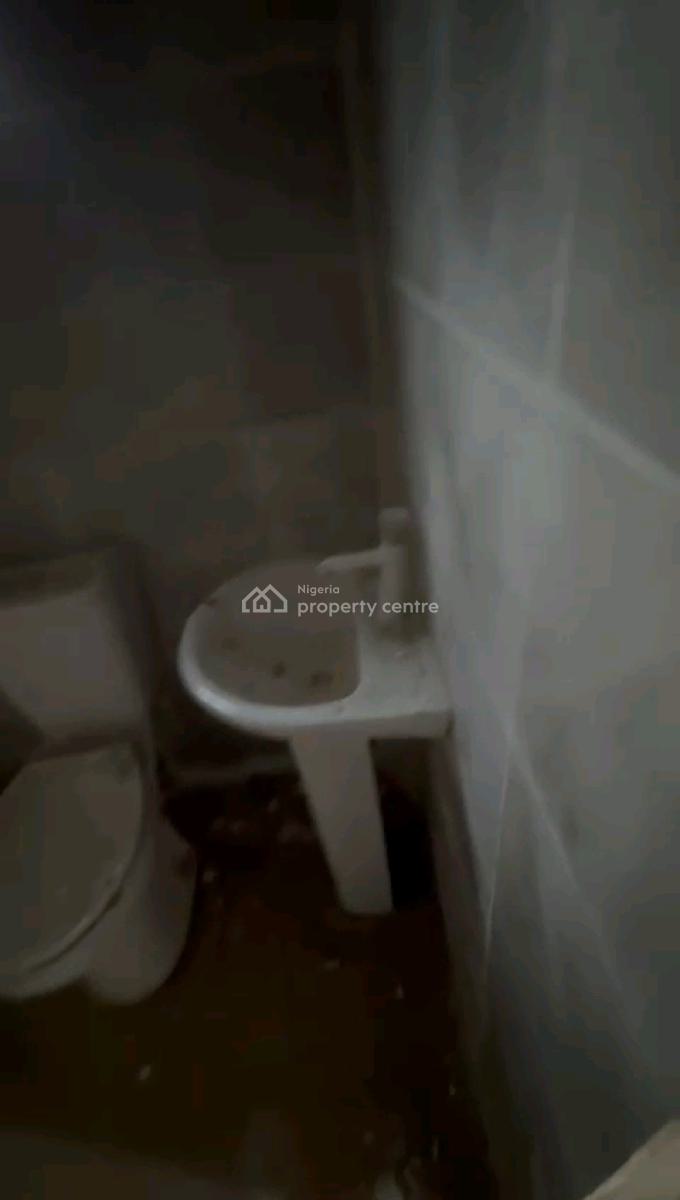 a Newly Built and Spacious 2bedroom Apartment, Oloruntoyin Street, Oworonshoki, Shomolu, Lagos, Flat / Apartment for Rent