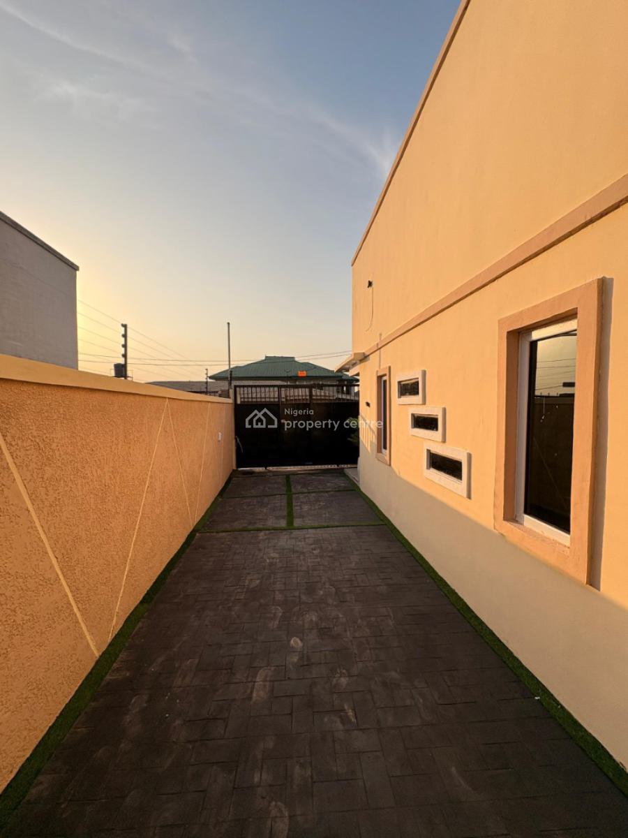 Strategically Located 3-bedroom Bungalow with Security House, Harmony Estate, Eleyele/ologuneru, Ibadan, Oyo, Detached Bungalow for Sale