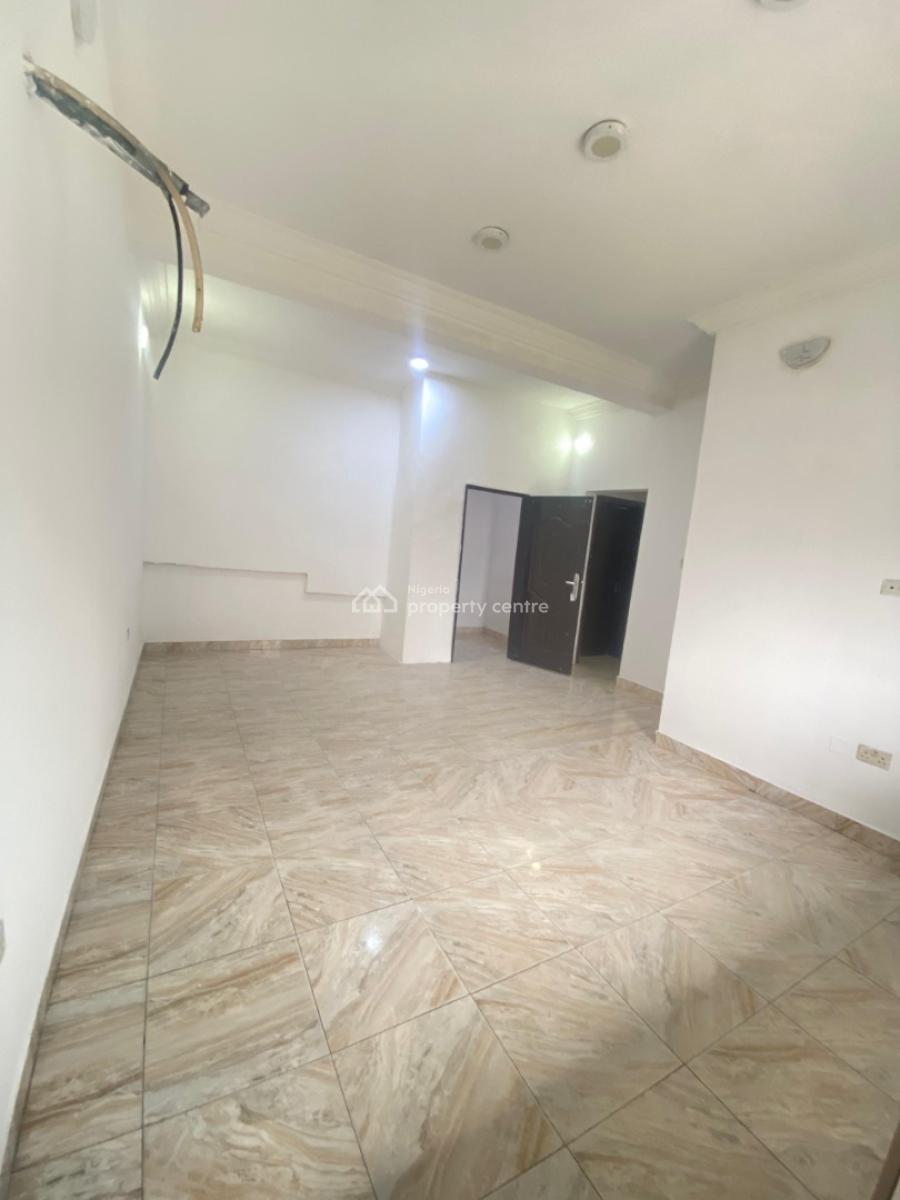 Sharp and Spacious 2 Bedroom Apartment, Mobil Road, Ajah, Lagos, Flat / Apartment for Rent