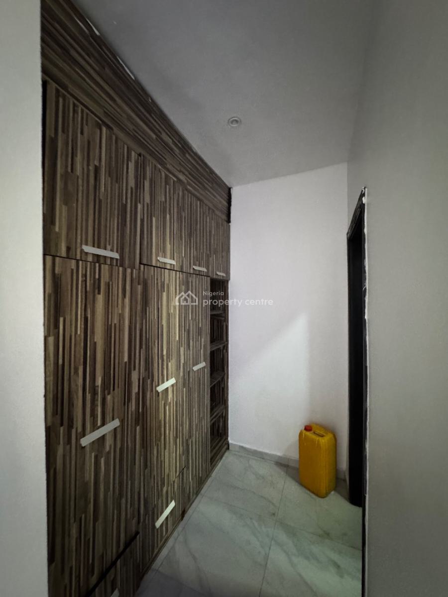 Self Contain + Fitted Ac, Osapa, Lekki, Lagos, Self Contain (single Rooms) for Rent