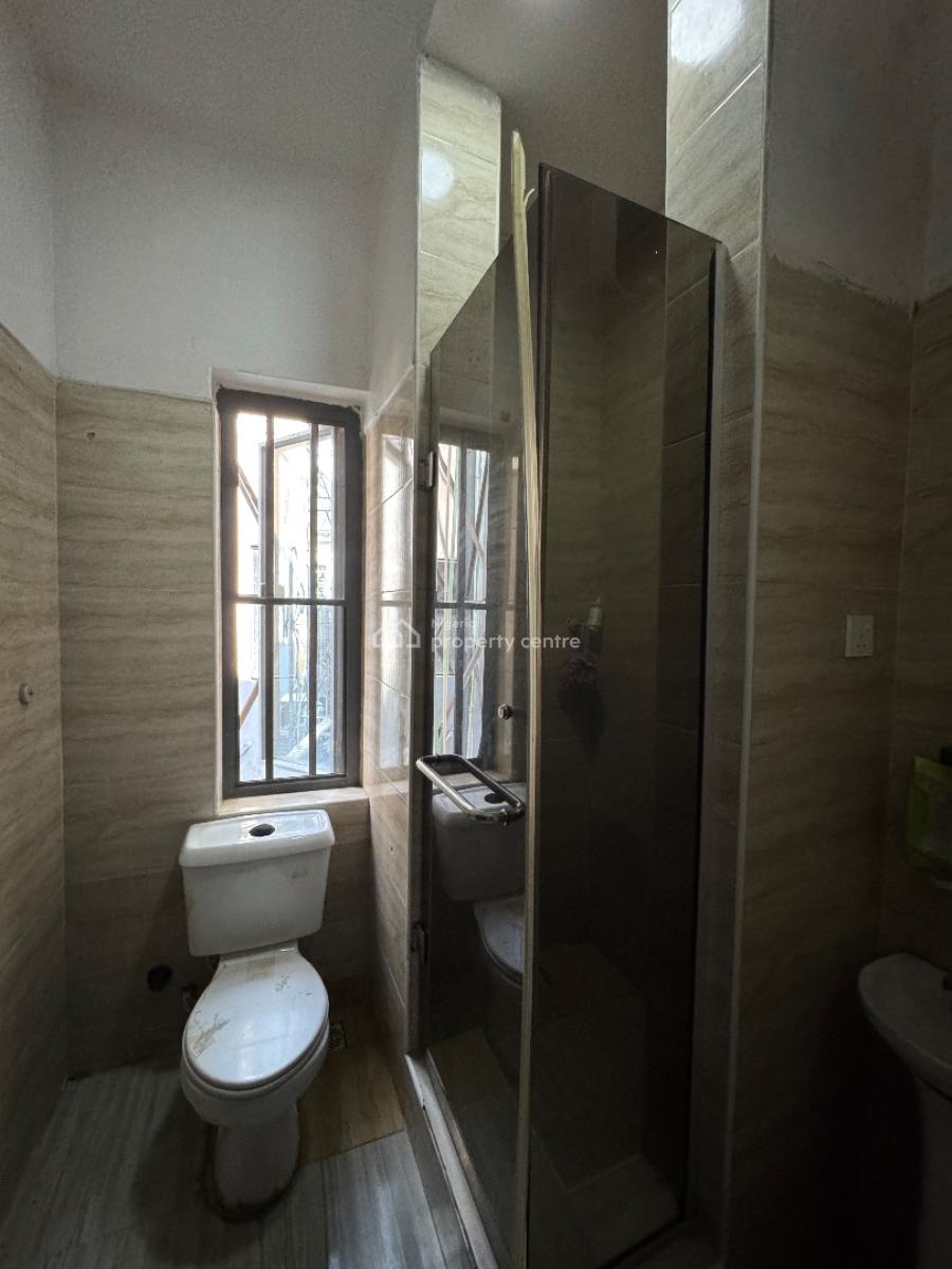 Self Contain + Fitted Ac, Osapa, Lekki, Lagos, Self Contain (single Rooms) for Rent