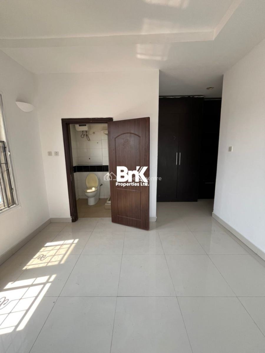 3-bedroom Penthouse with 2 Rooms Bq, Lekki Phase 1, Lekki, Lagos, Flat / Apartment for Rent