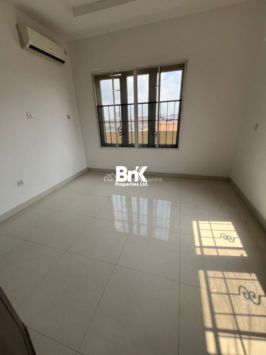 3-bedroom Penthouse with 2 Rooms Bq, Lekki Phase 1, Lekki, Lagos, Flat / Apartment for Rent