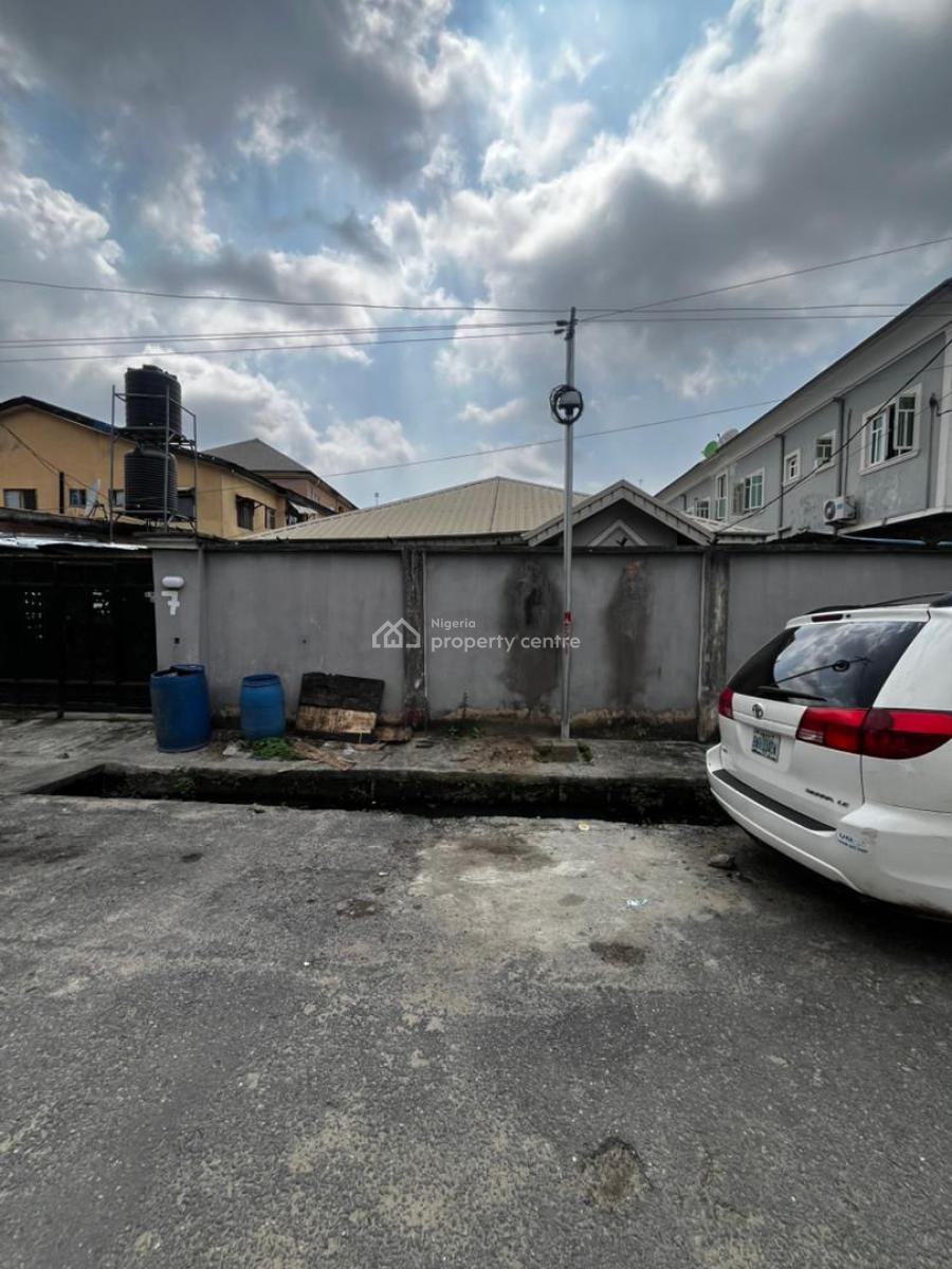 3 Bedroom Bungalow on a Full Plot of Land, Off Ogunlana Drive, Ogunlana, Surulere, Lagos, Detached Bungalow for Sale