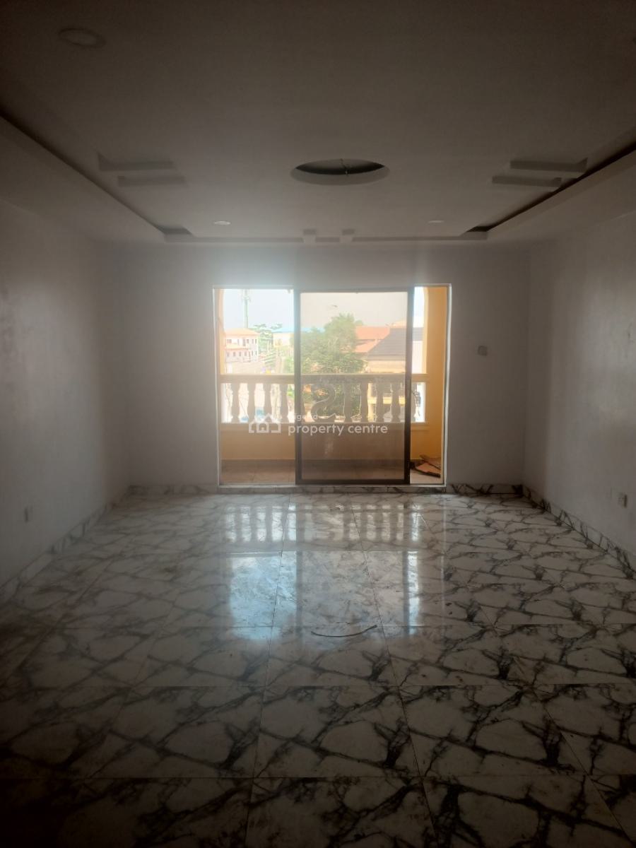Renovated 3 Bedrom Flat (upstairs), Omole Phase 1, Ikeja, Lagos, Flat / Apartment for Rent