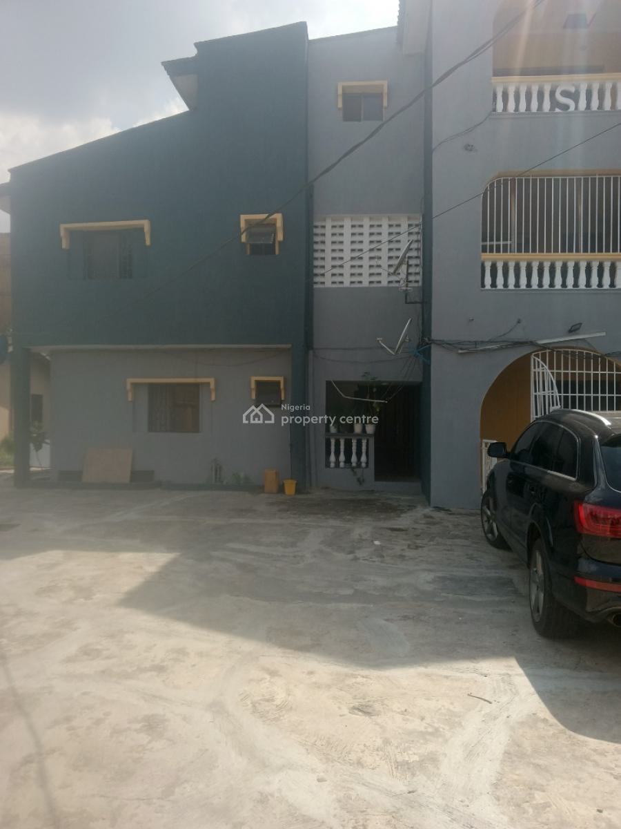 Renovated 3 Bedrom Flat (upstairs), Omole Phase 1, Ikeja, Lagos, Flat / Apartment for Rent