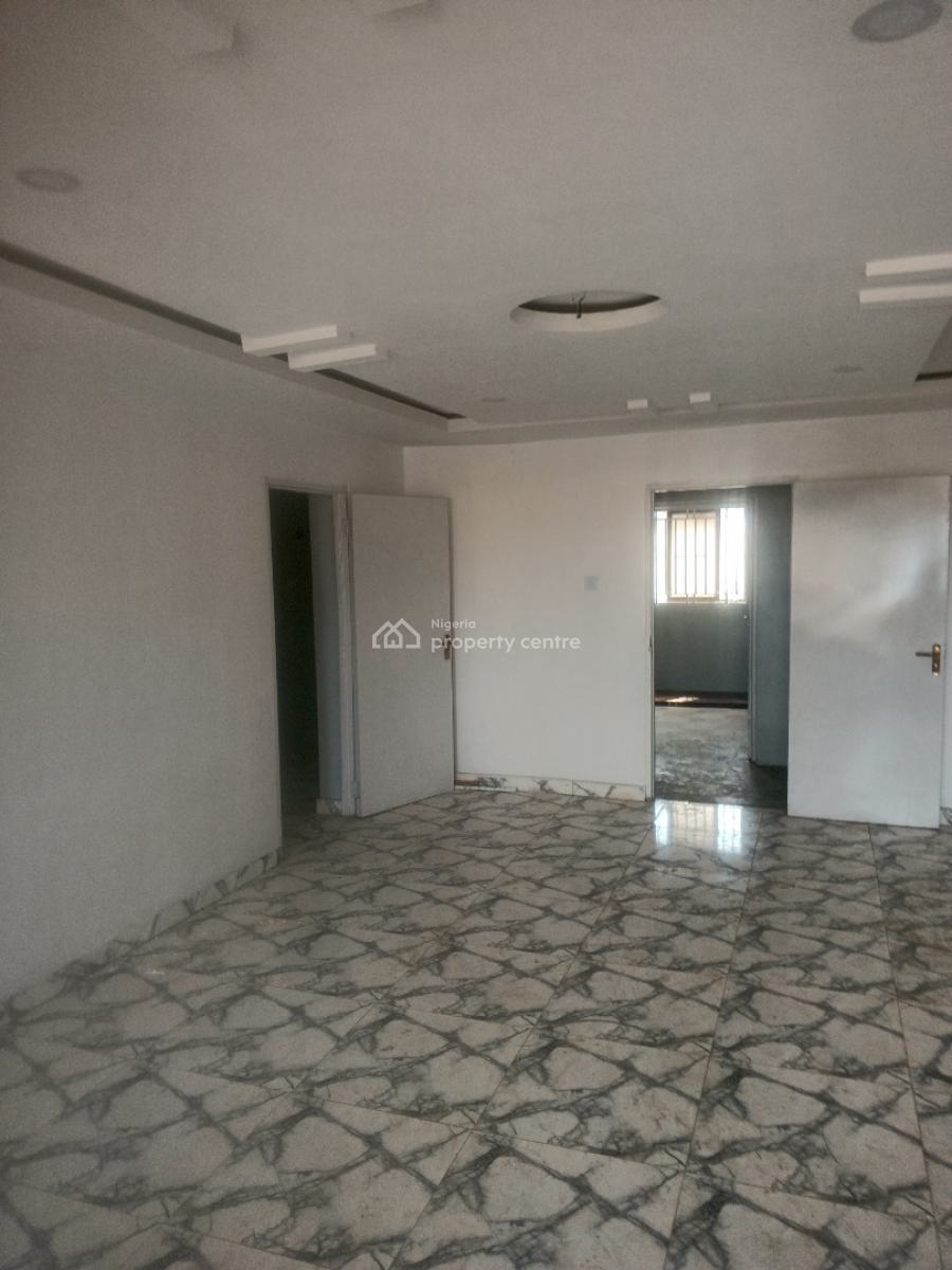 Renovated 3 Bedrom Flat (upstairs), Omole Phase 1, Ikeja, Lagos, Flat / Apartment for Rent