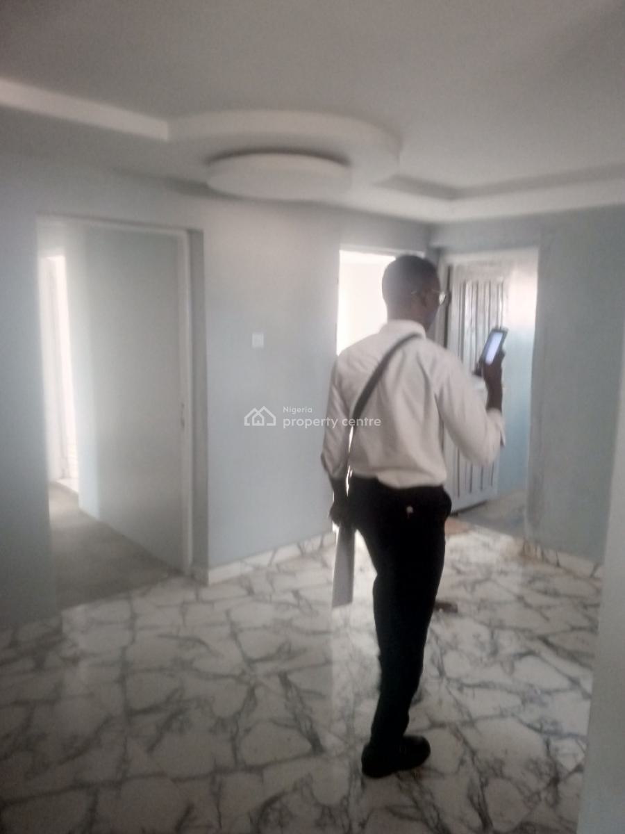 Renovated 3 Bedrom Flat (upstairs), Omole Phase 1, Ikeja, Lagos, Flat / Apartment for Rent
