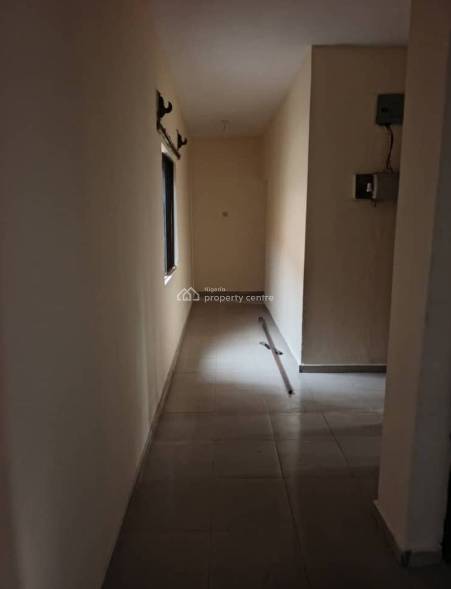 Lovely 3 Bedroom Flat + Amenities, Omole Phase 1, Ikeja, Lagos, Flat / Apartment for Rent