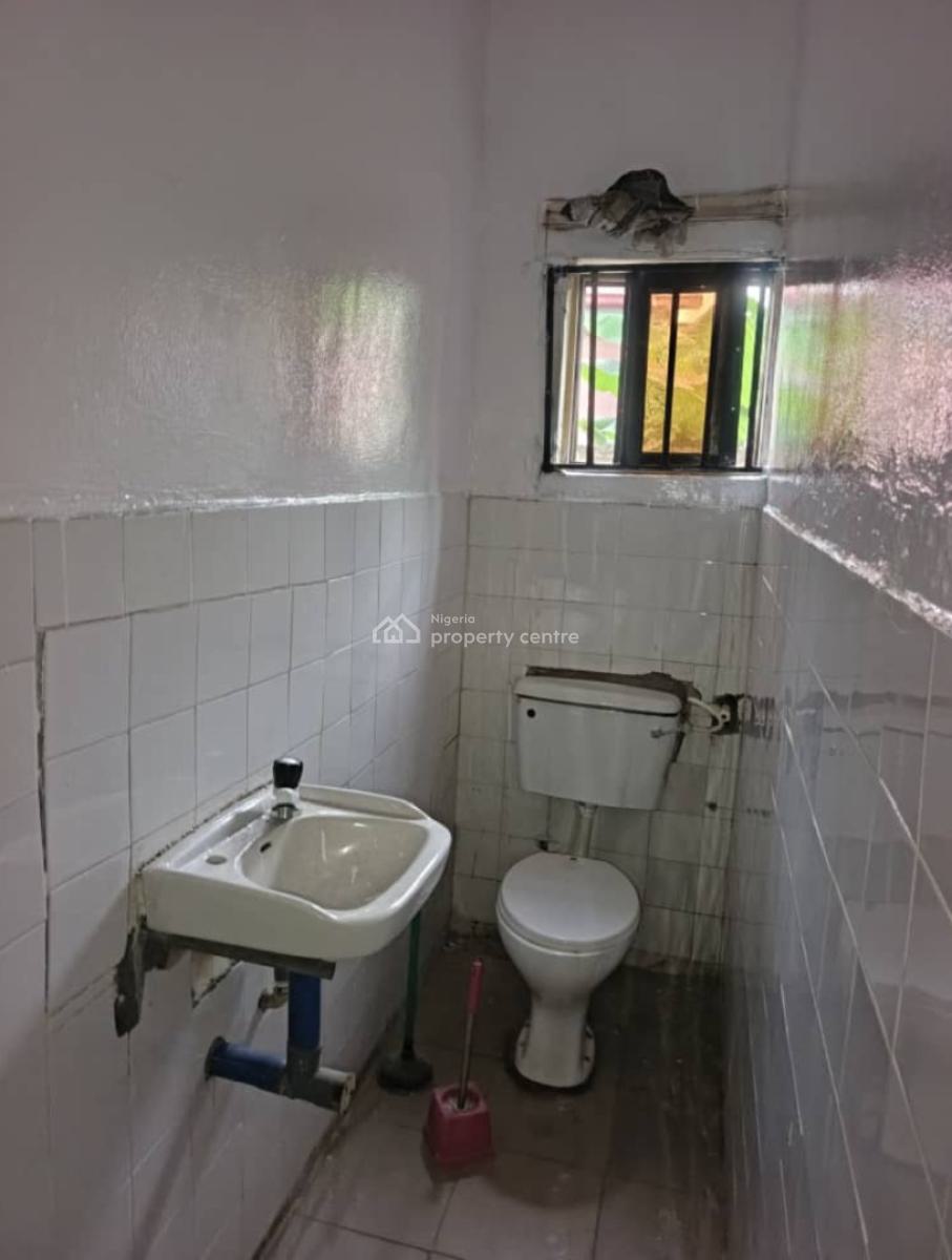 Lovely 3 Bedroom Flat + Amenities, Omole Phase 1, Ikeja, Lagos, Flat / Apartment for Rent