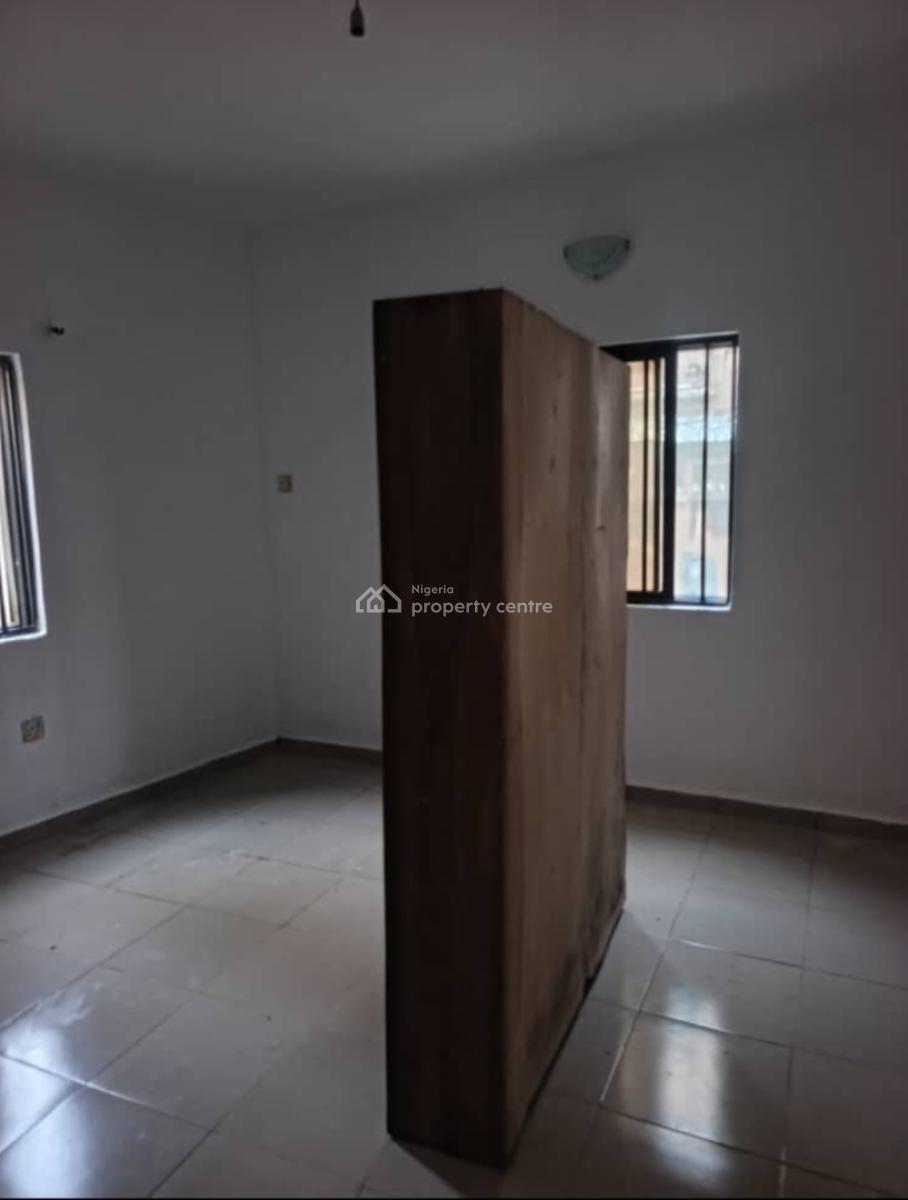 Lovely 3 Bedroom Flat + Amenities, Omole Phase 1, Ikeja, Lagos, Flat / Apartment for Rent