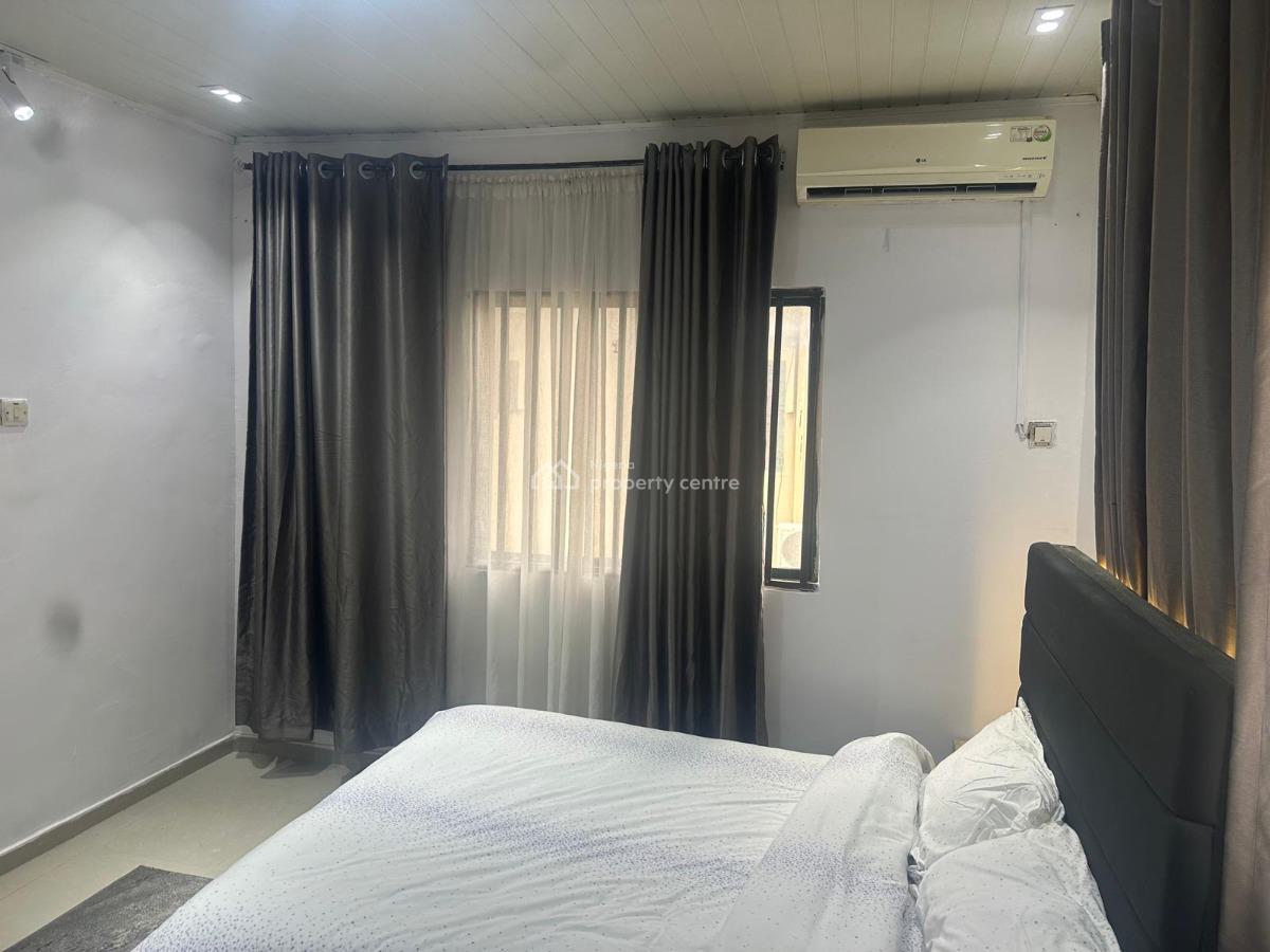 a Furnished En-suite Room Upstairs Sharing Only Kitchen, Oniru, Victoria Island (vi), Lagos, Self Contain (single Rooms) for Rent