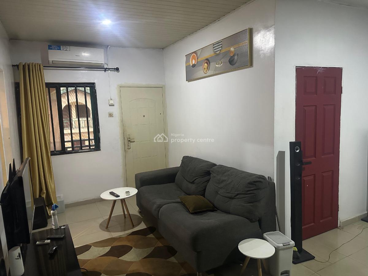 a Furnished En-suite Room Upstairs Sharing Only Kitchen, Oniru, Victoria Island (vi), Lagos, Self Contain (single Rooms) for Rent