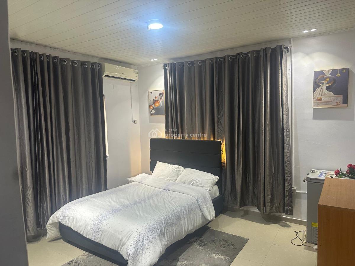 a Furnished En-suite Room Upstairs Sharing Only Kitchen, Oniru, Victoria Island (vi), Lagos, Self Contain (single Rooms) for Rent