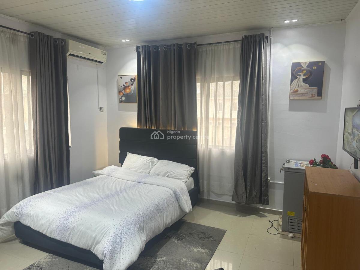 a Furnished En-suite Room Upstairs Sharing Only Kitchen, Oniru, Victoria Island (vi), Lagos, Self Contain (single Rooms) for Rent