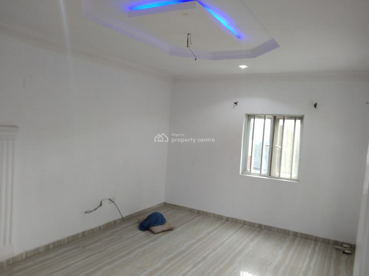Newyork 2 Bedrooms Flat, Commercial Avenue, Yaba, Lagos, Flat / Apartment for Rent