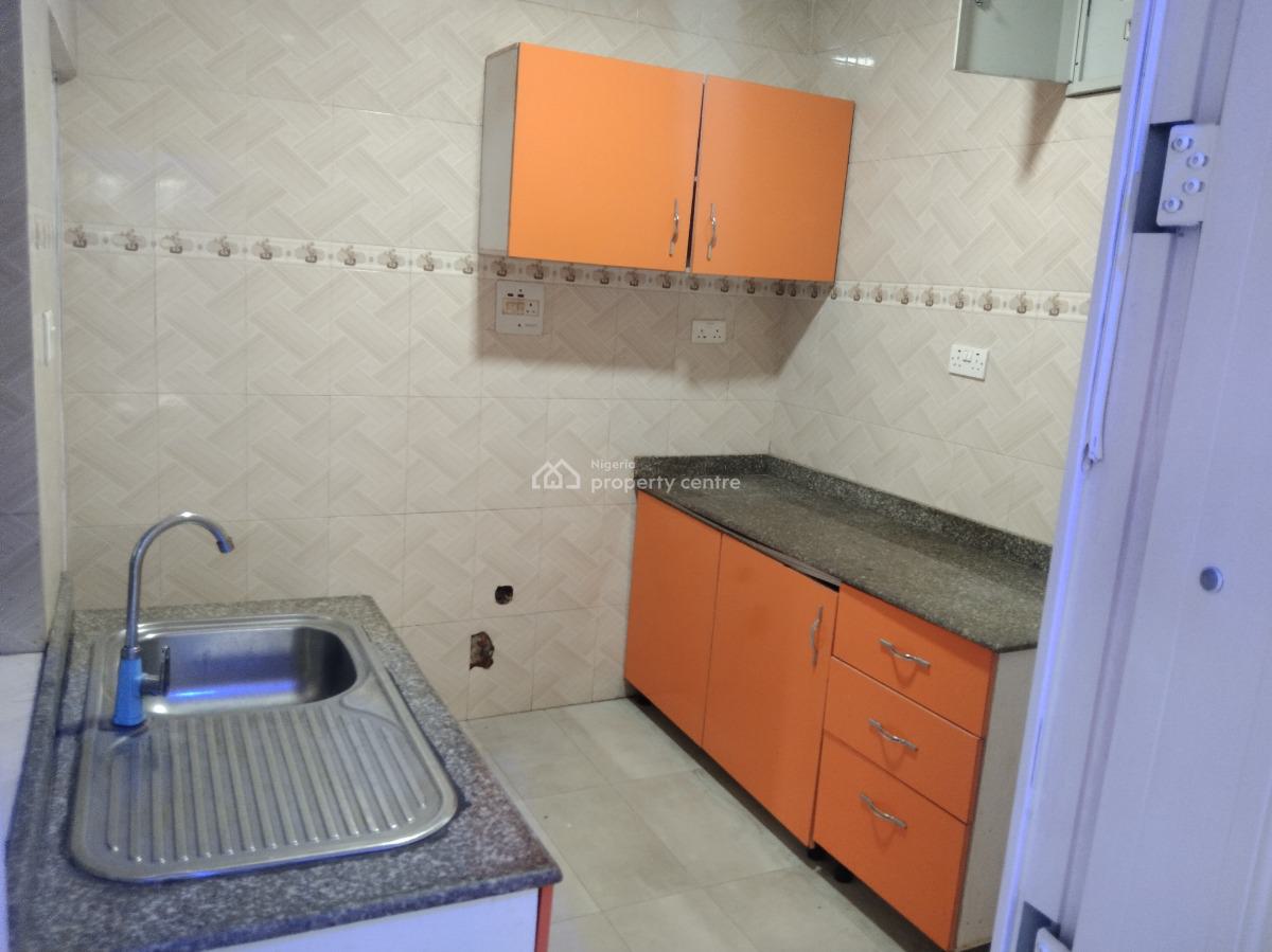 Newyork 2 Bedrooms Flat, Commercial Avenue, Yaba, Lagos, Flat / Apartment for Rent