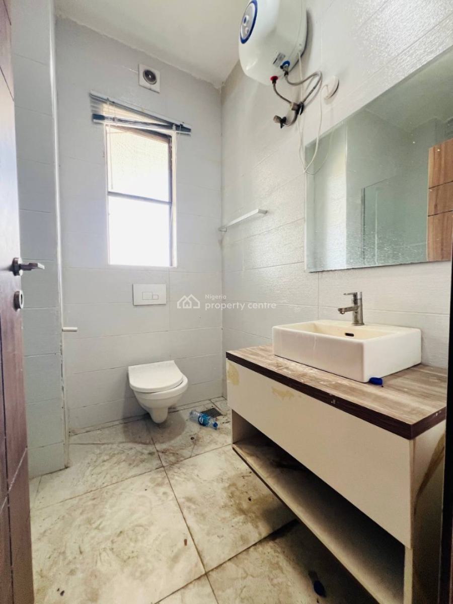 Fully Service 3 Bedroom Apartment +elevator, Inside Lekki Phase 1 Estate, Lekki Phase 1, Lekki, Lagos, Block of Flats for Sale