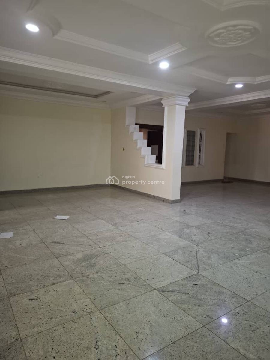 Clean 3 Bedroom with Bq Serviced with Generator, Guzape District, Abuja, Flat / Apartment for Rent