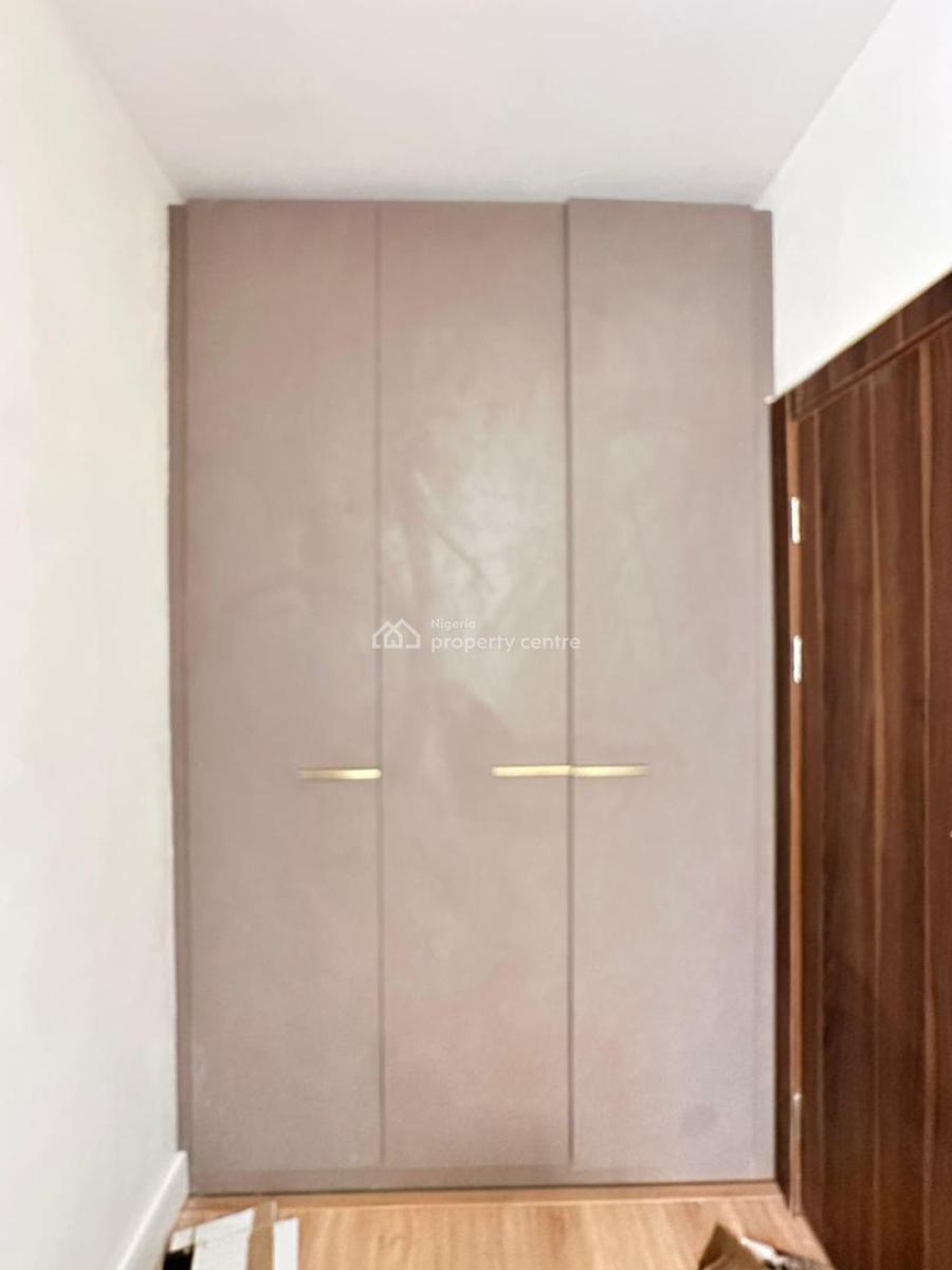 Gorgeous 3 Bedroom Apartment with a Bq, Lekki Phase 1, Lekki, Lagos, Flat / Apartment for Sale