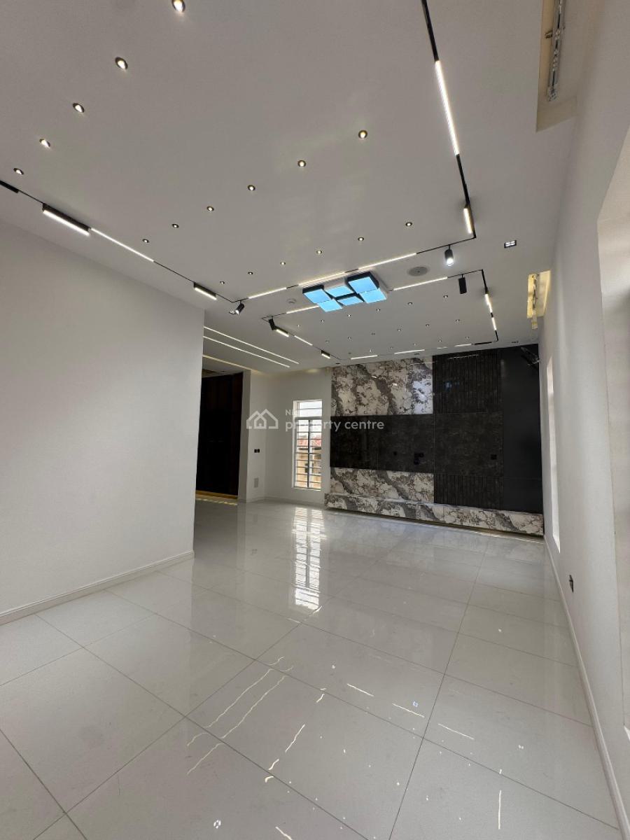 Gorgeous 3 Bedroom Apartment with a Bq, Lekki Phase 1, Lekki, Lagos, Flat / Apartment for Sale