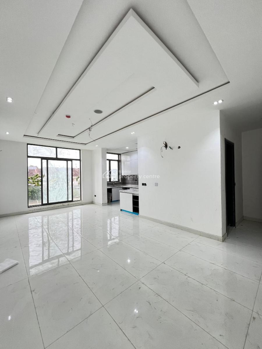 Spacious 2 Bedroom Apartment with  Bq, Pool, Gym  and Elevator, Lekki Phase 1, Lekki, Lagos, Flat / Apartment for Sale