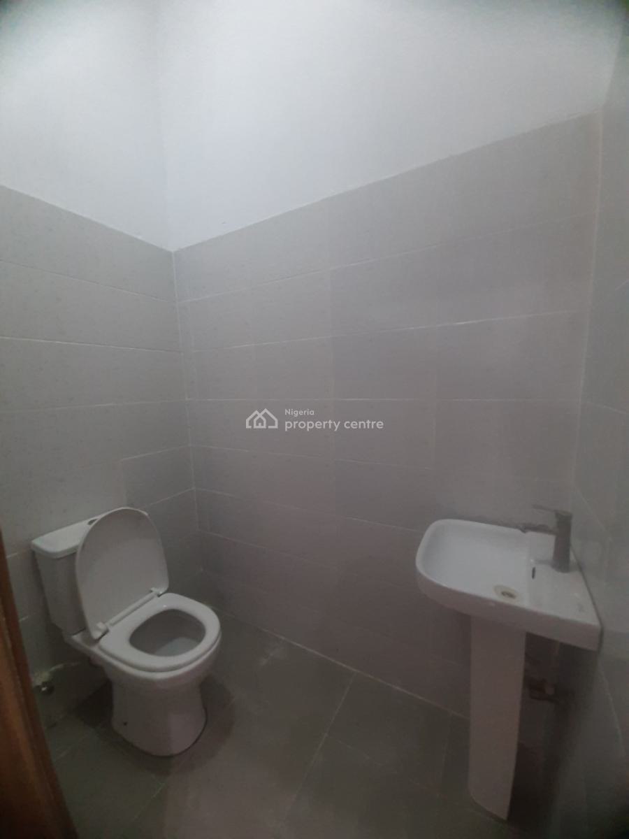 Brand New and Serviced with 24/7 Power Supply 3 Bedroom En-suite Flat, Lekki Phase 1, Lekki, Lagos, Flat / Apartment for Rent