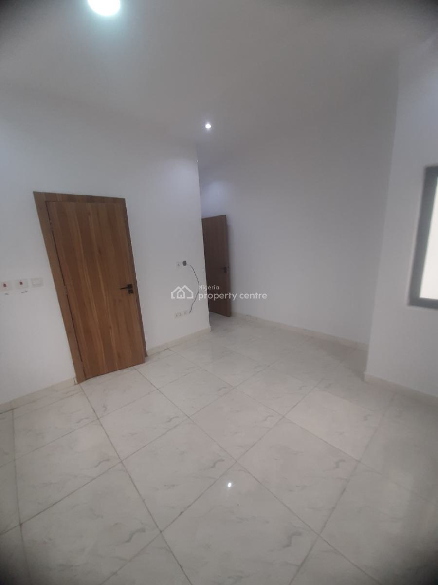 Brand New and Serviced with 24/7 Power Supply 3 Bedroom En-suite Flat, Lekki Phase 1, Lekki, Lagos, Flat / Apartment for Rent