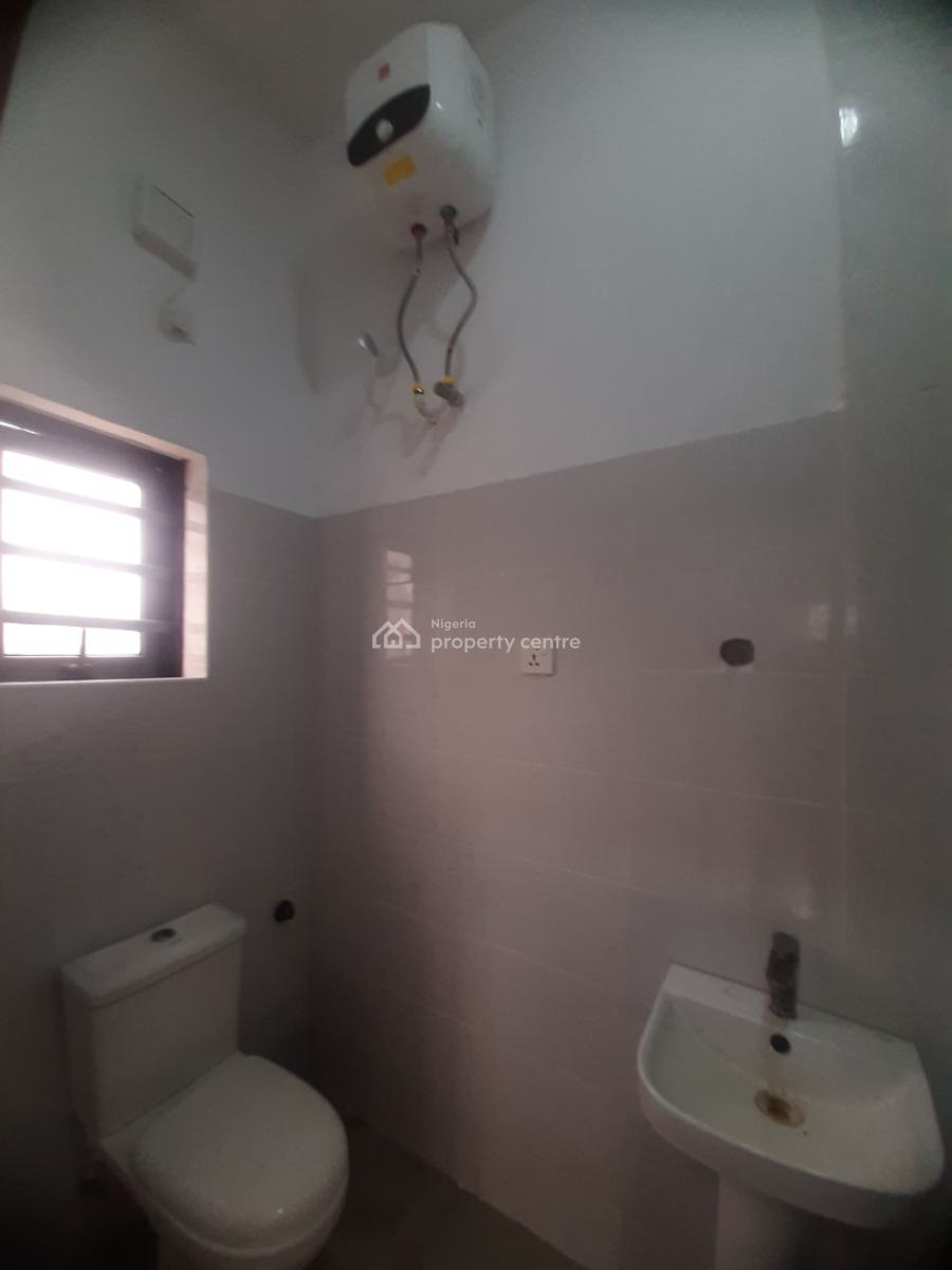 Brand New and Serviced with 24/7 Power Supply 3 Bedroom En-suite Flat, Lekki Phase 1, Lekki, Lagos, Flat / Apartment for Rent