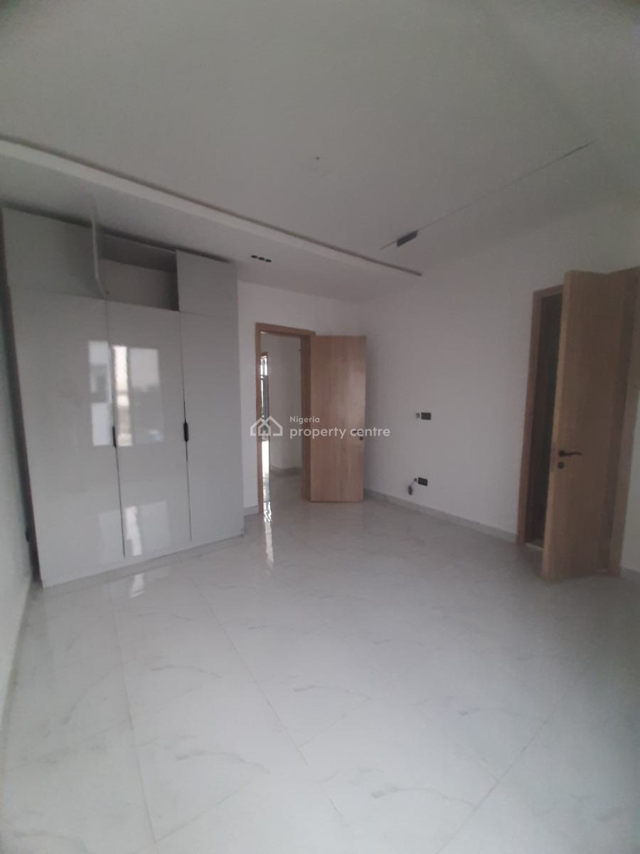 Brand New and Serviced 4 Bedroom En-suite Townhouse. It Will Come with, Lekki Phase 1, Lekki, Lagos, Terraced Duplex for Rent