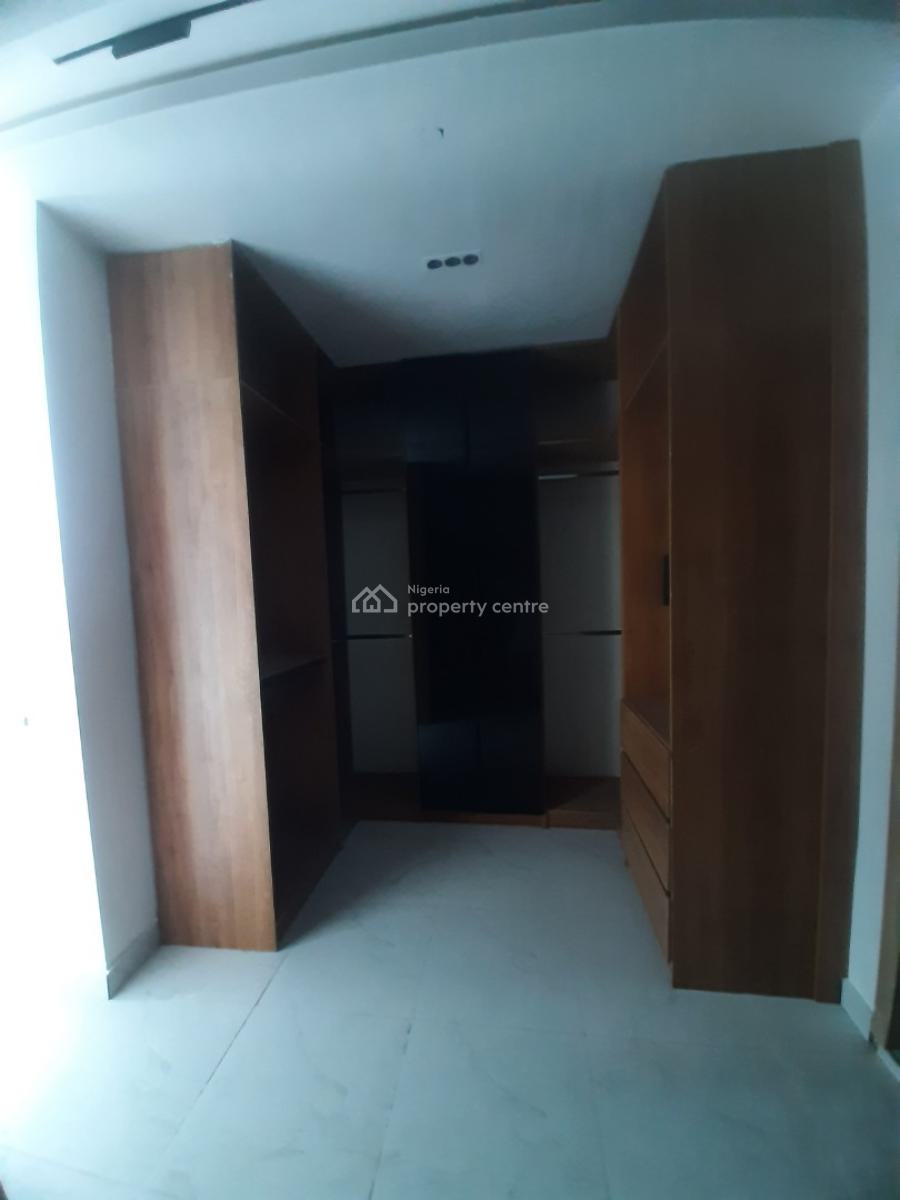 Brand New and Serviced 4 Bedroom En-suite Townhouse. It Will Come with, Lekki Phase 1, Lekki, Lagos, Terraced Duplex for Rent